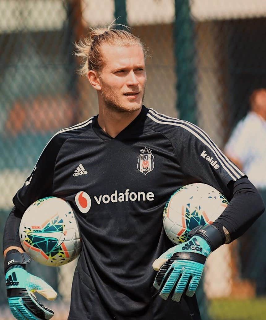 ロリス・カリウスさんのインスタグラム写真 - (ロリス・カリウスInstagram)「Good to be back outside training 😬🧤」8月21日 0時00分 - loriskarius