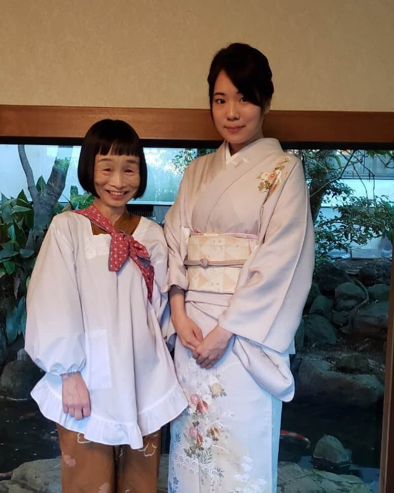 のインスタグラム：「‪#ルパンの娘オフショット﻿ ﻿ ﻿ 第7話ゲストの #真魚 さんと﻿ ﻿ ﻿ ‪どんぐりさんの #カメ止め コンビ✨‬﻿ ﻿ ﻿ ‪2人とも再会を喜んでました😆🧡‬﻿ ﻿ ﻿ ‪撮影の合間にツーショットを📸‬﻿ ﻿ ﻿ 今回はどんな風に作品の中で絡んでいくのか🤔﻿ お楽しみにー！﻿ ﻿ ﻿ ﻿ #ルパンの娘 💎 #第7話は8月22日夜10時から✨﻿ ﻿ #深田恭子 #瀬戸康史 #小沢真珠 #栗原類 #どんぐり #藤岡弘、#加藤諒 #大貫勇輔 #信太昌之 #マルシア  #麿赤兒 #渡部篤郎 #カメラを止めるな」
