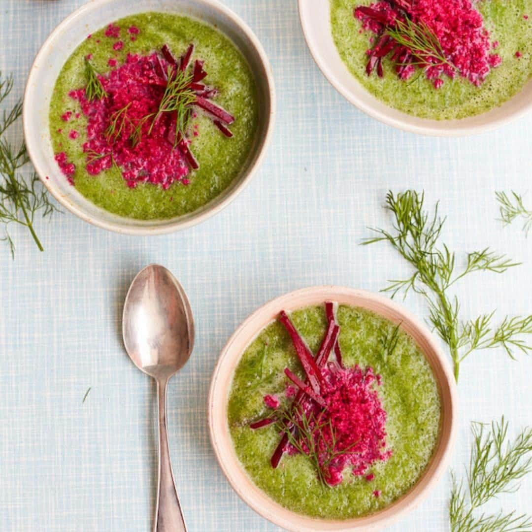 レイチェル・クーさんのインスタグラム写真 - (レイチェル・クーInstagram)「Chilled soups make the perfect late summer cooler and my cucumber version with beetroot yoghurt granita is one of my favourites 👌👌 Be brave and give the recipe from #TheLittleSwedishKitchen a try 👉 http://bit.ly/rk-coldsoup 📸: @davidloftus . . . . . . . #RachelKhoo #recipe #LittleSwedishKitchen #ColdSoup #Cucumber #beetroot #granita #Sweden #Swedish #summerrecipe #recipe」8月20日 16時15分 - rachelkhooks