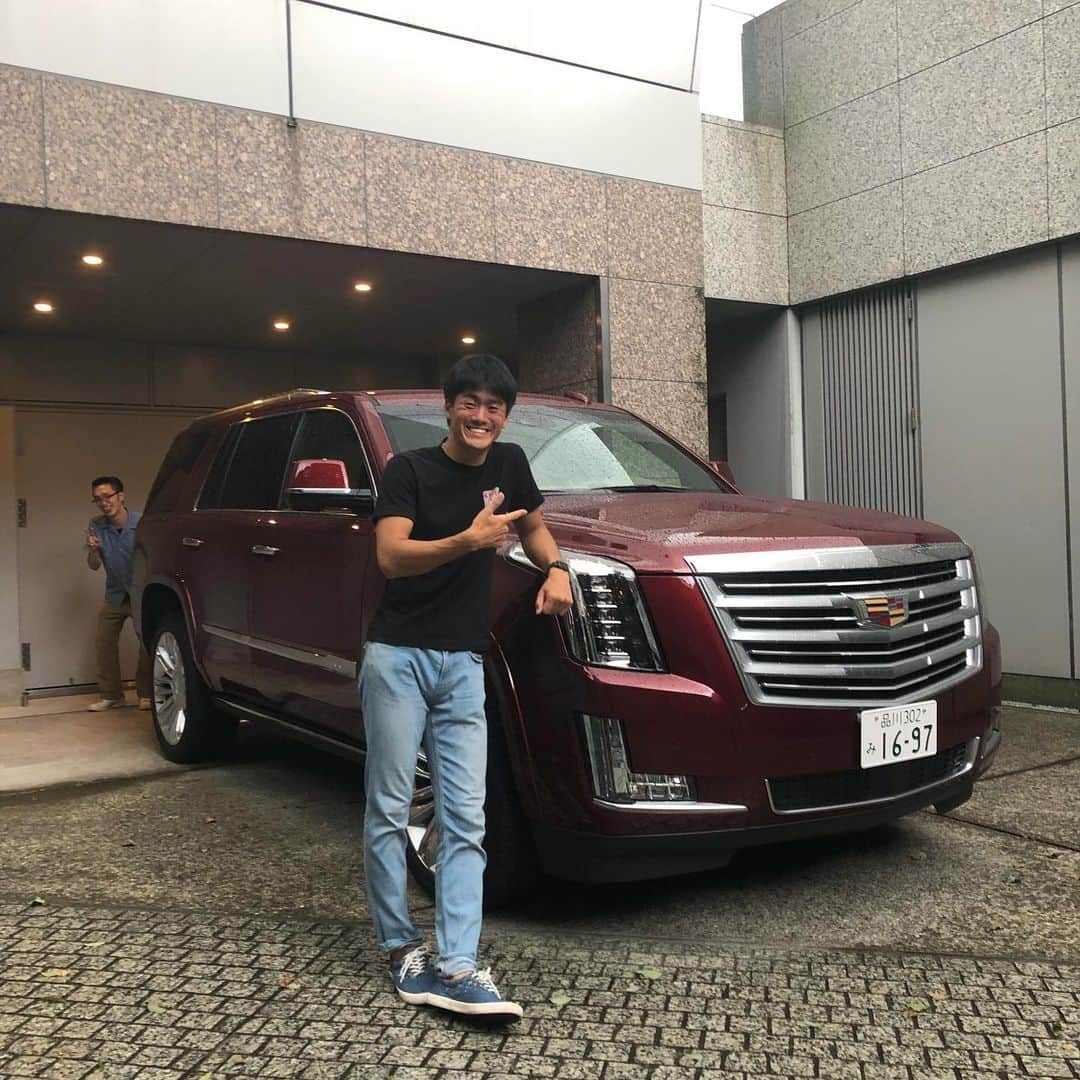 のインスタグラム：「My new 🚙 for this weekend 😜😜 #cadillac」