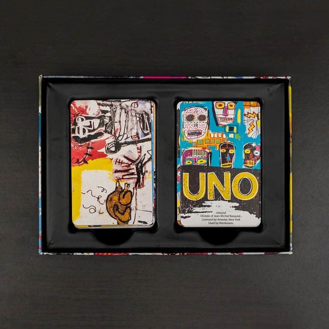 HYPEBEASTさんのインスタグラム写真 - (HYPEBEASTInstagram)「@hypebeastart: @uno kick starts its Artiste Series with a Jean-Michel Basquiat-themed pack. The deck includes 112 cards crafted from high-quality card stock or in a premium linen finish option, all showcasing Basquiat’s seminal work such as ‘Bird on Moneyand Self Portrait of a Heel.’ It also includes four double-sided “Artiste Extra” that come together to form a Basquait painting. The special pack will be available at @macys for $20 USD. Photo: Brian Wong/HYPEBEAST」8月20日 16時35分 - hypebeast