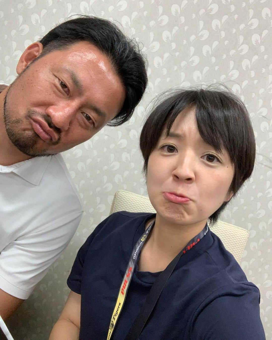 藤林温子さんのインスタグラム写真 - (藤林温子Instagram)「ふたりとも 疲れ気味？ 夏バテ気味？ #いつも #お世話になっています #狩野恵輔 さん 心の中で #かのにぃ と呼んでいます 髪ボサボサだ😭😭」8月20日 16時45分 - atsuko_fujibayashi