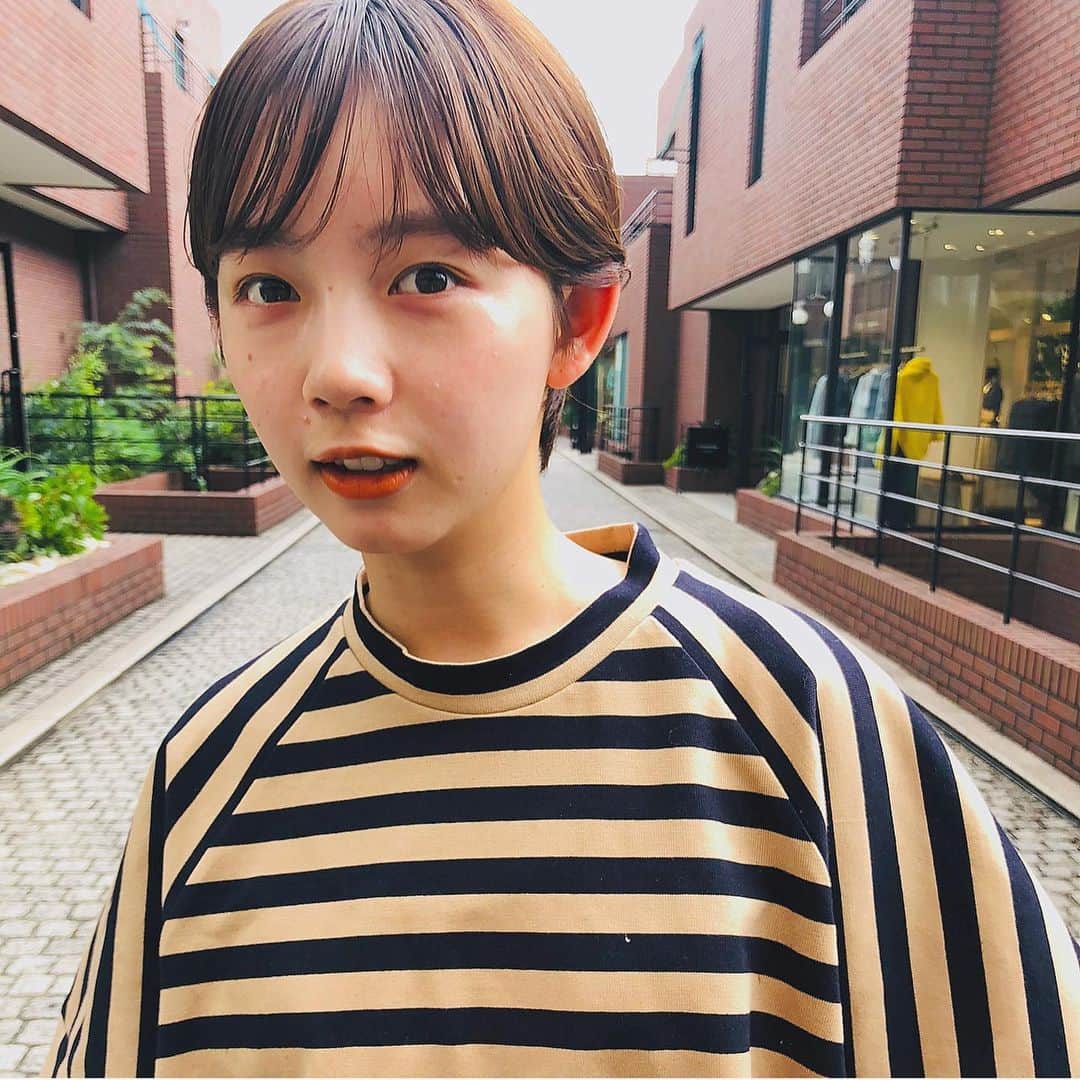 Yanagihara Hirokiさんのインスタグラム写真 - (Yanagihara HirokiInstagram)「人気 マッシュショート✂︎ ・ ・ 耳にかけれる長さが人気 ・ かけれるかかけれないかの長さも夏にはオススメです。 ・ ・ カラーはナチュラル ・ ・ リップはシュウウエムラ のオレンジ🍊 #マッシショート#ショートヘア#ハンサムショート#レイヤー#lala__hair #」8月20日 16時39分 - yanagihara_hiroki