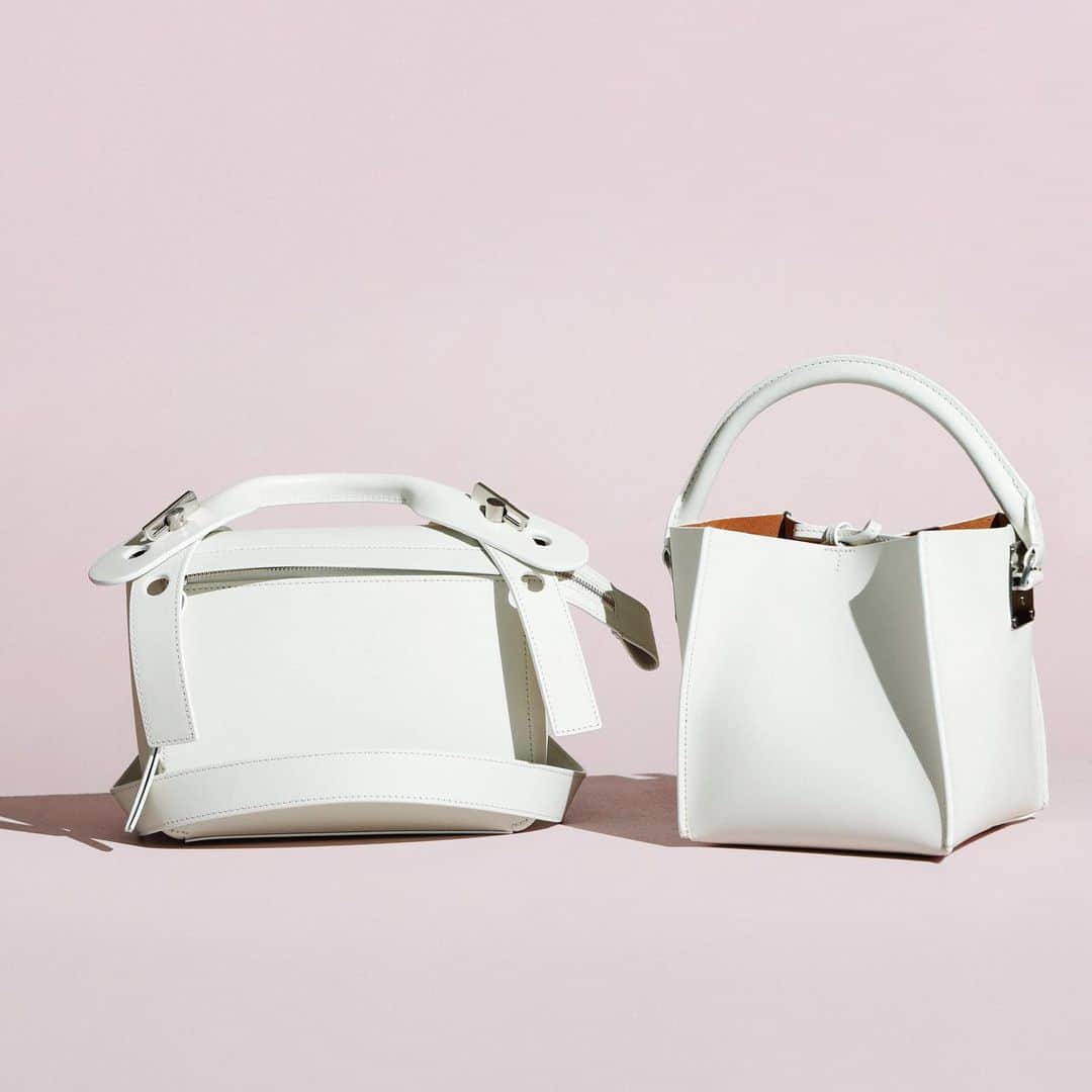 Sophie Hulmeのインスタグラム：「All white. A fresh Bolt and Albion Cube ☁️ ☁️ ☁️」