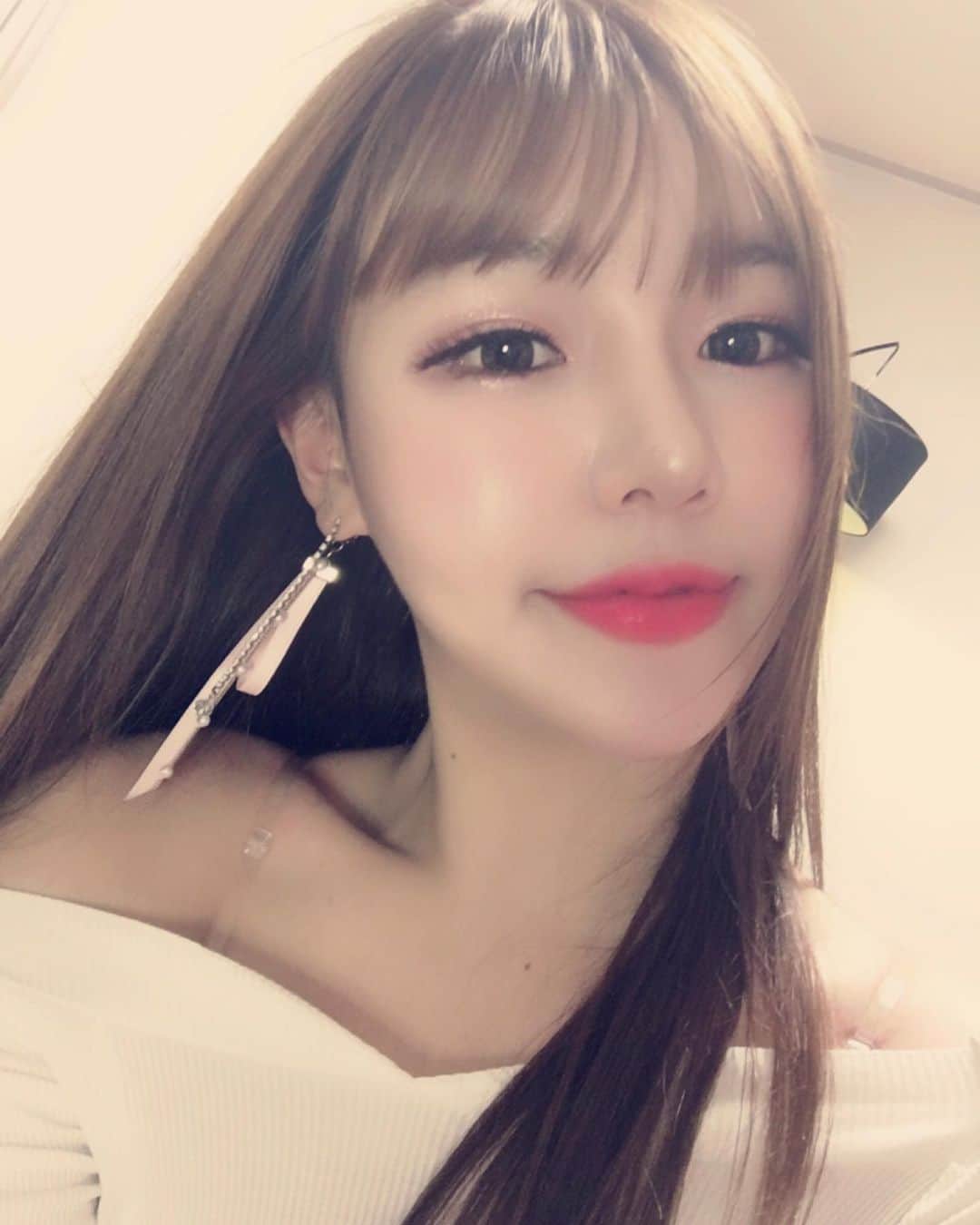 hyeriのインスタグラム：「벌써시간이 이렇게됬네  #벌써일년#갈색머리#확대샷」
