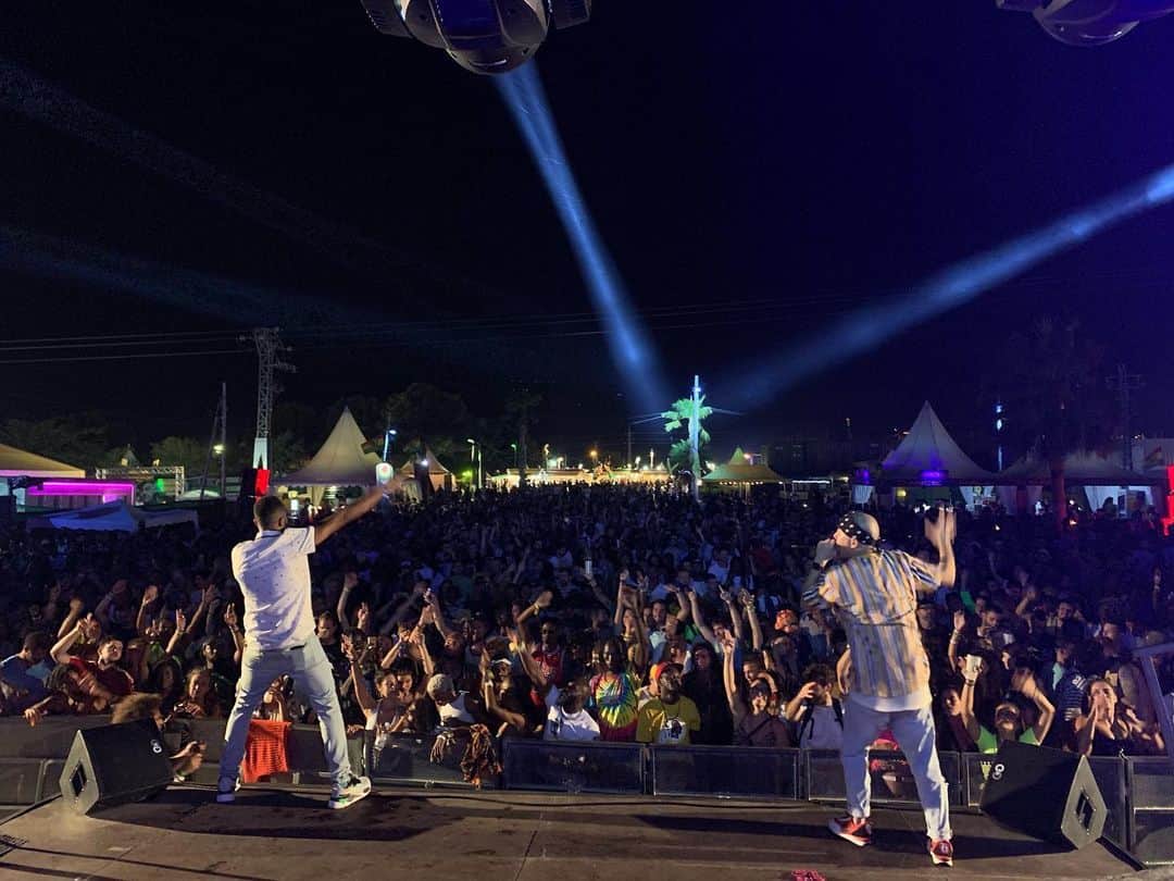 MIGHTY CROWNさんのインスタグラム写真 - (MIGHTY CROWNInstagram)「#rototom  #vibes  thanks for having us  #stageshow #killaz #dancehall #stage  @mastasimon @ninjacrown @samicrown_lens  Bless up #lampadread #northernlightsound ＃スペイン ＃ダンスホール #長丁場 お疲れ様でした〜 #また逢う日まで」8月20日 17時26分 - mightycrown