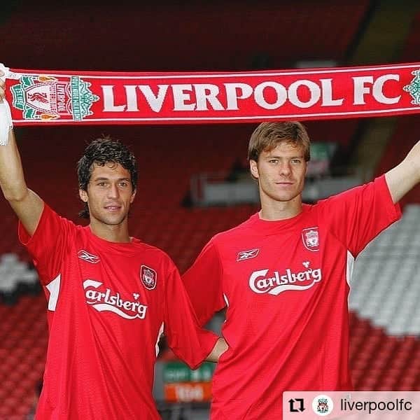 ルイス・ハビエル・ガルシア・サンスさんのインスタグラム写真 - (ルイス・ハビエル・ガルシア・サンスInstagram)「#OnceaRedAlwaysaRed  #Repost @liverpoolfc • • • • • • #OnThisDay in 2004, @luchogarcia14 & @xabialonso became a Red 😍🔴🙌 Legends 👊 #LFC #LiverpoolFC #Liverpool」8月20日 17時28分 - luchogarcia14
