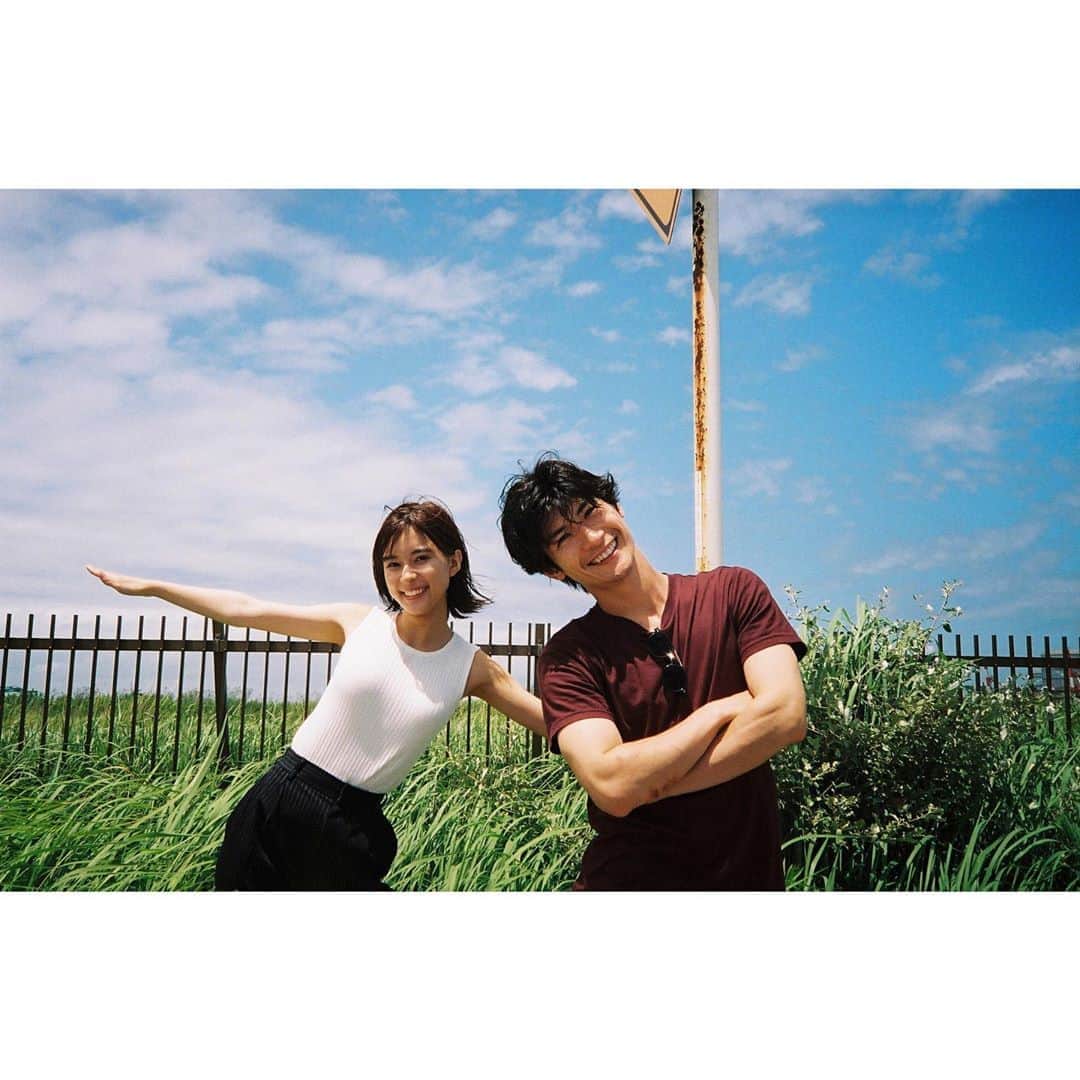 芳根京子さんのインスタグラム写真 - (芳根京子Instagram)「本日第6話です。 結城さんと楓 ついに合流しました。 ここからどうなっていくのか、、 是非☺︎ #film #TWOWEEKS」8月20日 17時48分 - yoshinekyoko