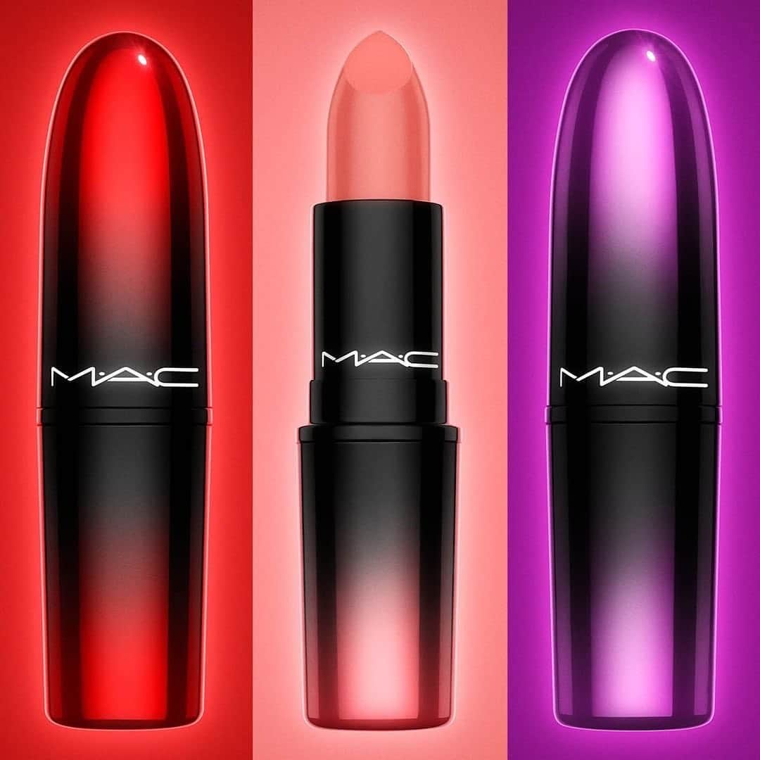 M∙A∙C Cosmetics Japanのインスタグラム：「⠀ 【本日オンラインショップ先行発売】 ラブ ミー リップスティックは、レッド・ヌード・パープルの3つのカラーグループからなる豊富な24色展開✨自由に唇を着替えて、今の気分をリップに託して💋 ⠀ *8/20(火)オンラインショップ先行発売 *8/23(金)全国発売 ⠀ ⠀ #MACLoveMe #MACラブミー ⠀ ⠀ ⠀ ⠀ ⠀ #MACCosmeticsJapan #MACコスメ #MACCosmetics #MAC #コスメ #メイク #リップ #ツヤ #口紅 #リップスティック #リップメイク #MACリップ #ツヤリップ」