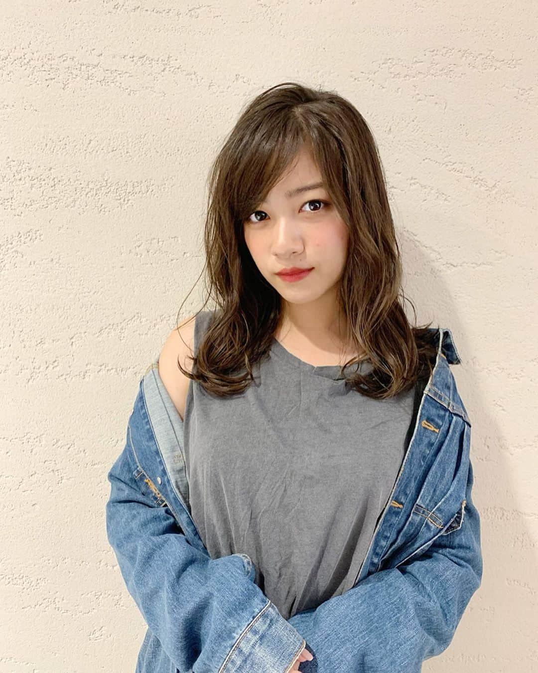 中嶋桃花さんのインスタグラム写真 - (中嶋桃花Instagram)「今日は朝から Michio Nosawa hair salon ginza店さんで撮影して来ました❤︎ . たまたま東京に来てるタイミングでお声掛け頂けてとっても嬉しかったです💇🏻‍♀️❤︎ . 関西に住んでいるので、なかなか関東のお仕事はお受けしにくいですが、日程によってはお受けできる場合もありますのでDMの方にご連絡いただけると幸いです🙇‍♂️🙇‍♂️ . 楽しい撮影、これからもたくさんして行きたいなぁ😚  #サロンモデル #関西住み #関西美容院 #関西サロンモデル  #大阪 #兵庫 #京都 #セミナー #セミナーモデル  #michionozawahairsalonginza」8月20日 18時15分 - momoka_nakajima