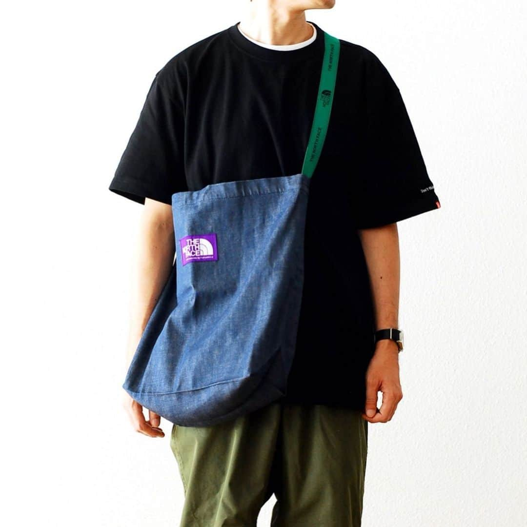 wonder_mountain_irieさんのインスタグラム写真 - (wonder_mountain_irieInstagram)「_ THE NORTH FACE PURPLE LABEL -ザ ノース フェイス パープルレーベル- “Denim Logo Tape Tote” ￥6,696- _ 〈online store / @digital_mountain〉 https://www.digital-mountain.net/shopdetail/000000009133/ _ 【オンラインストア#DigitalMountain へのご注文】 *24時間受付 *15時までのご注文で即日発送 *1万円以上ご購入で送料無料 tel：084-973-8204 _ We can send your order overseas. Accepted payment method is by PayPal or credit card only. (AMEX is not accepted)  Ordering procedure details can be found here. >>http://www.digital-mountain.net/html/page56.html _ #nanamica  #THENORTHFACEPURPLELABEL  #ナナミカ #ザノースフェイスパープルレーベル tee→ #itten. ￥4,860- _ 本店：#WonderMountain  blog>> http://wm.digital-mountain.info/blog/20190810-1/ _ 〒720-0044  広島県福山市笠岡町4-18  JR 「#福山駅」より徒歩10分 (12:00 - 19:00 水曜定休) #ワンダーマウンテン #japan #hiroshima #福山 #福山市 #尾道 #倉敷 #鞆の浦 近く _ 系列店：@hacbywondermountain _」8月20日 18時30分 - wonder_mountain_