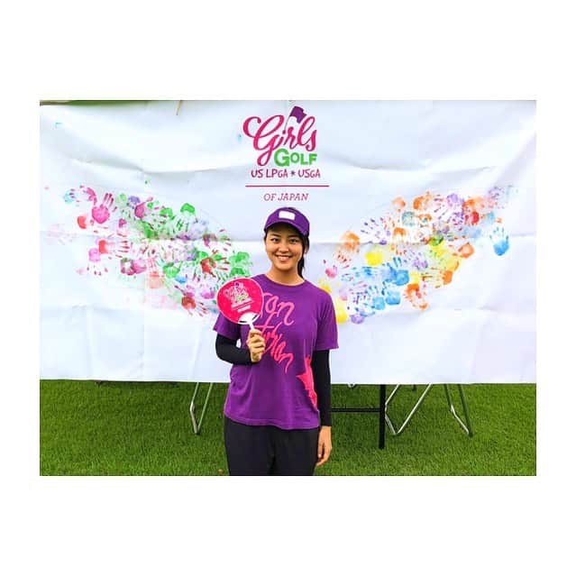 のインスタグラム：「22日11時〜渋谷のラジオで ガールズゴルフについてお話しします✨ しかも！まいちゃん、せりなさんと3人で🤗 #ガールズゴルフ #渋谷のラジオ #ブログ更新しました  #このTシャツ見る人が見ればわかるやつ  #部活tシャツ  #テーマカラーが紫だったから」
