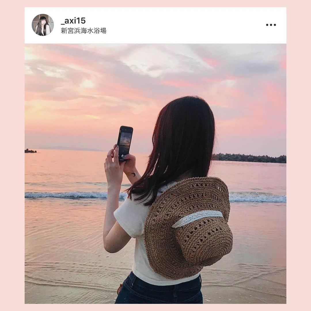 bis_web bis [ビス] さんのインスタグラム写真 - (bis_web bis [ビス] Instagram)「August 20, Tuesday﻿ ﻿ ﻿ 🌷﻿ ﻿ ﻿ 𝐒𝐔𝐍𝐒𝐄𝐓  𝐁𝐄𝐀𝐂𝐇 ﻿ ﻿ ﻿ 海に行くと綺麗な景色がたくさんたのしめるけど、﻿ とくに夕日が沈むころを狙って﻿写真を撮るのがおすすめ。﻿ ﻿ グラデーションの空が映えること間違いなし☁️🧡﻿ ﻿ ﻿ ﻿ ﻿ #海 #ビーチ﻿ #beach #sunset #サンセット #夕日 #夕陽 #撮影 #コーデ #コーディネート #夏 #summer #チューリップ #tulip #風景 #空 #写真 #写真好きな人と繋がりたい #麦わら帽子 #思い出 #bis_web #写真の撮り方 #海ピク #海ピクニック #海pic」8月21日 0時13分 - bis_web