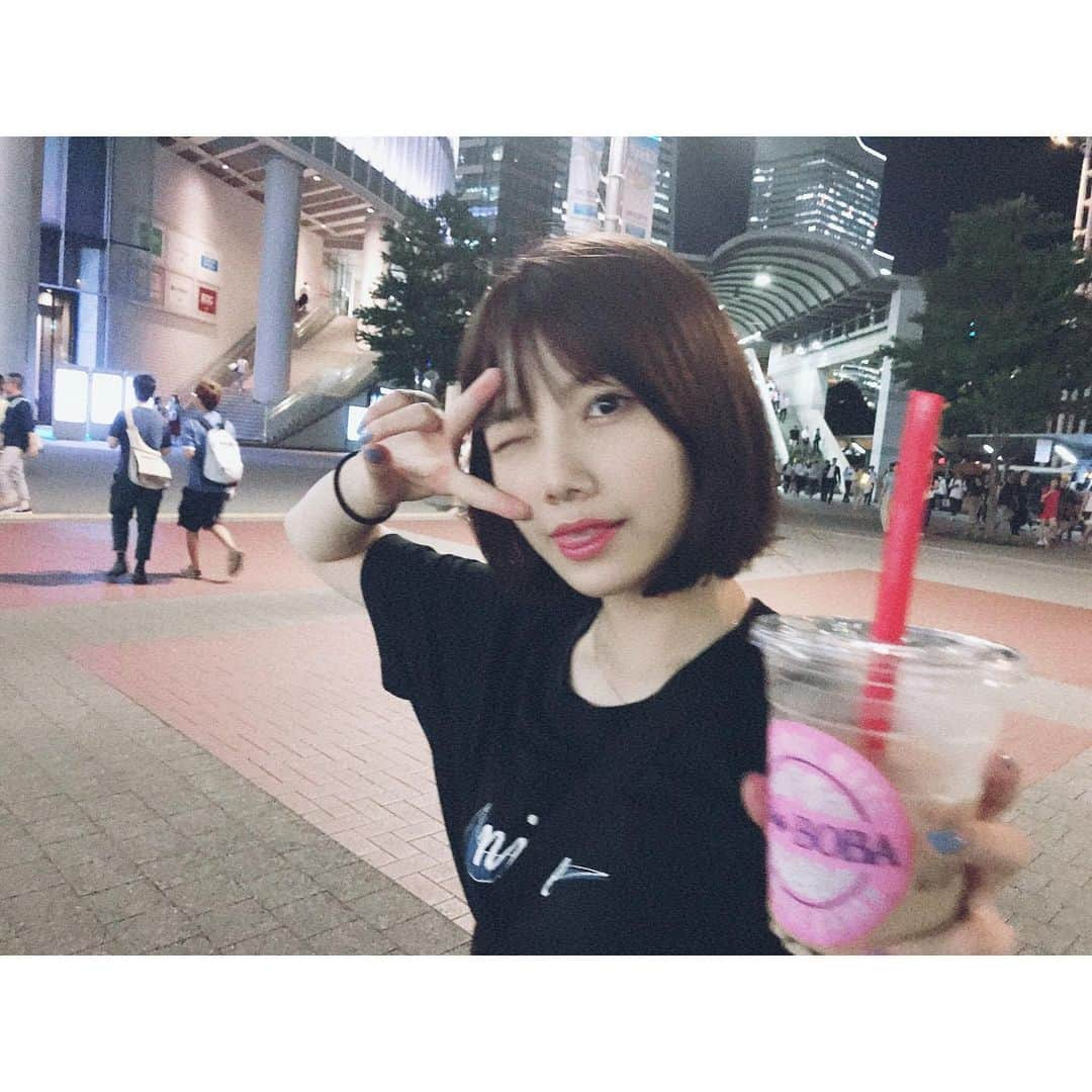 MOMOKAさんのインスタグラム写真 - (MOMOKAInstagram)「・ 明日もジム行くぞ🏋️‍♀️🏋️‍♀️🏋️‍♀️ふぁいお〜〜〜〜 最近は、ナッツにはまってアーモンドを食べています🐿  お〜〜や〜す〜〜み！」8月21日 0時17分 - momoka_jewel