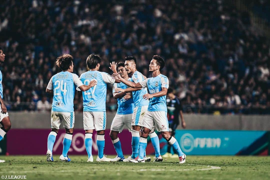 Ｊリーグさんのインスタグラム写真 - (ＪリーグInstagram)「Play Back JLEAGUE⚽️📸﻿ ﻿ 🏆#明治安田生命Ｊ１リーグ 第２３節﻿ 印象的なシーンをプレイバック🔥﻿ ﻿ #Ｊリーグ ﻿ #jleague﻿ ﻿ #ヴィッセル神戸 #アンドレスイニエスタ #山口蛍 #藤本憲明 #セルジサンペール #西大伍 #ベガルタ仙台 #長沢駿 #サンフレッチェ広島 #柏好文  #北海道コンサドーレ札幌 #ジェイボスロイド #鈴木武蔵 #菅野孝憲 #サガン鳥栖﻿ #名古屋グランパス #赤崎秀平 #鹿島アントラーズ  #三竿健斗 #相馬勇紀 #小泉慶 #ジュビロ磐田  #ガンバ大阪 #soccer #⚽️」8月20日 18時53分 - jleaguejp