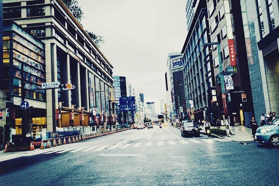 のインスタグラム：「. . 🏙📷 . #instaphoto #instantcamera #filmcamera #daily_photo_jpn #japan #nihonbashi」