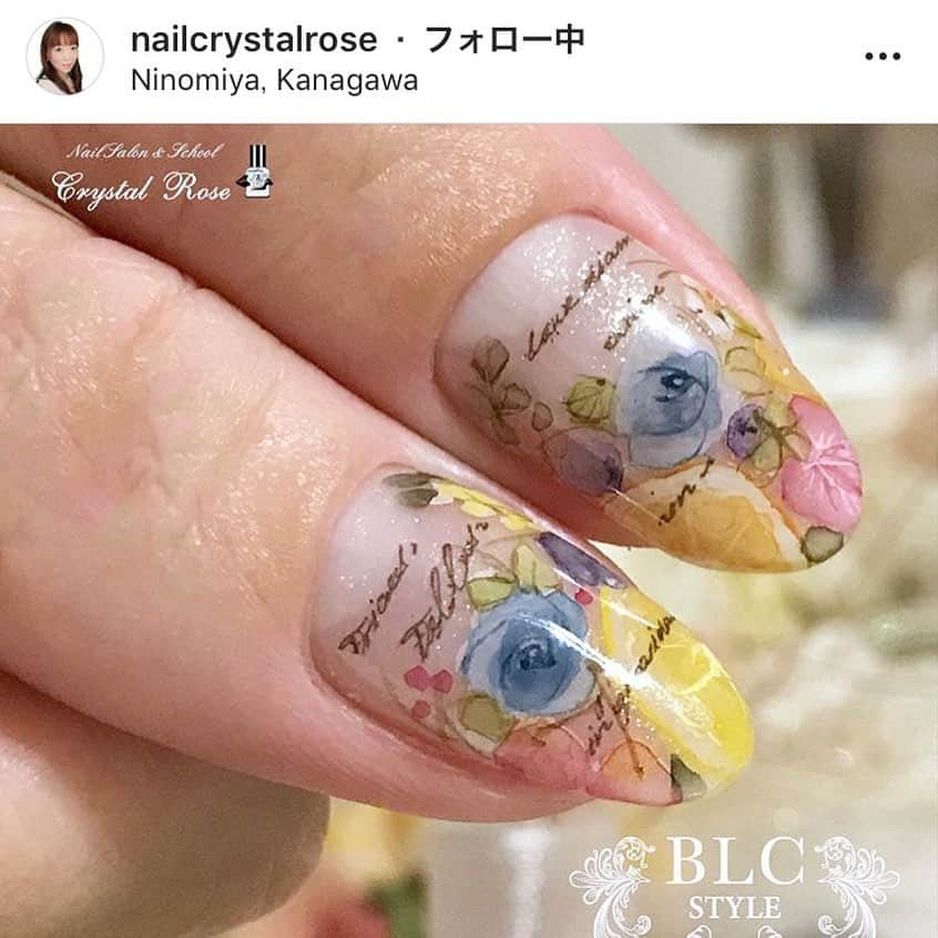 田辺さおりさんのインスタグラム写真 - (田辺さおりInstagram)「明日は 水彩プロフェサー講師試験 です。 いつものように描けますように、、、。 画像は #水彩プロフェサー認定講師  人気投稿から何名かの講師の作品をピックアップ♪ どの作品も素敵過ぎます(T . T) 明日お会いする皆様、 頑張ってくださいね！！」8月20日 19時02分 - blcnailsalon_saoritanabe