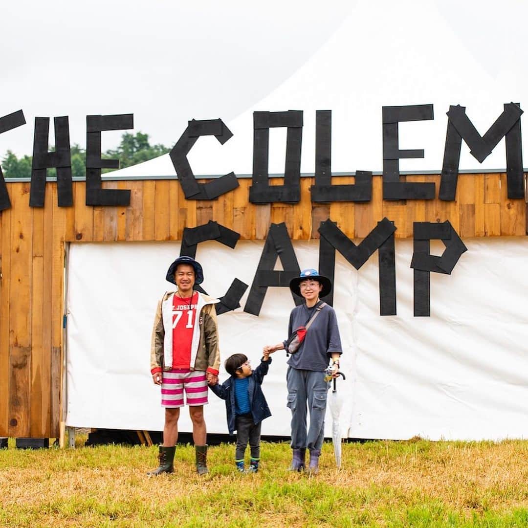 Coleman Japanさんのインスタグラム写真 - (Coleman JapanInstagram)「＼＼📷フォトギャラリー公開！／／ コールマン初の大型キャンプフェス『The Coleman Camp 2019（ザ コールマン キャンプ）』おかげさまで無事終わる事が出来ました。ご来場頂きました皆さま、本当にありがとうございました✨ ・ たくさんの笑顔であふれた、イベントのフォトギャラリーを公開しましたので、ぜひ @coleman_japan 公式サイトからご覧ください！🤗 ・ ・ ▶️The Coleman Camp ギャラリー https://thecolemancamp.com/gallery/ ・ ・ ・ #Coleman #コールマン #灯そうColeman #灯そうコールマン #灯そう #Camp #キャンプ  #Outdoor #アウトドア #tent #テント #アウトドアワゴン  #キャンプイベント #ザコールマンキャンプ #TheColemanCamp #TheColemanCamp2019 #cocsummermeeting #幸せの黄色いペグ」8月20日 19時07分 - coleman_japan