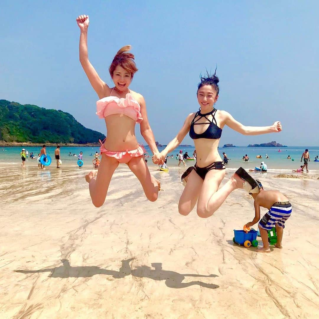 柑谷あゆみさんのインスタグラム写真 - (柑谷あゆみInstagram)「2日目は外浦海岸⛱ 綺麗な海に、滑り台もあって最高でした❤️ #海#伊豆下田#海旅行 #お盆休み#夏休み #外浦海岸 #水着#ビキニ #綺麗な海 #海好きな人と繋がりたい」8月20日 19時10分 - kantani_ayumi