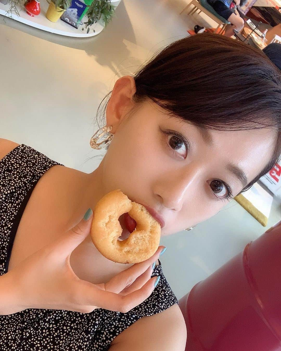 梨衣名さんのインスタグラム写真 - (梨衣名Instagram)「Soy donuts🍩 甜甜圈🍩 発音➡️ティエンティエンちゅエン  耳にもスケルトン・ドーナツ🍩👂」8月20日 19時18分 - leena3.1415926