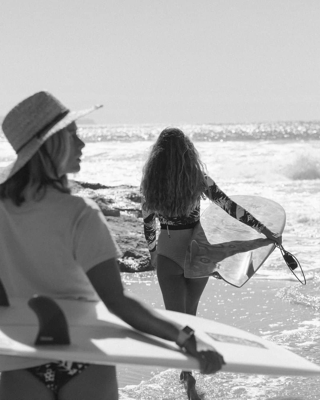 Rip Curl Australiaさんのインスタグラム写真 - (Rip Curl AustraliaInstagram)「Out there. @lleahthompson & @melodie.shakespear are the #Searchers」8月20日 19時27分 - ripcurl_aus