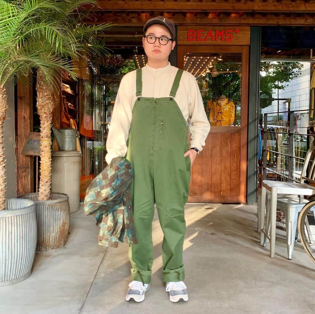 BEAMS+さんのインスタグラム写真 - (BEAMS+Instagram)「BEAMS PLUS STYLE  #beams #beamsplus #beamsplusharajuku #harajuku #tokyo #japan #overalls #militarypants #newbalance #990v5 #madeinusa #mensfashion #menstyle #menswear」8月20日 19時33分 - beams_plus_harajuku