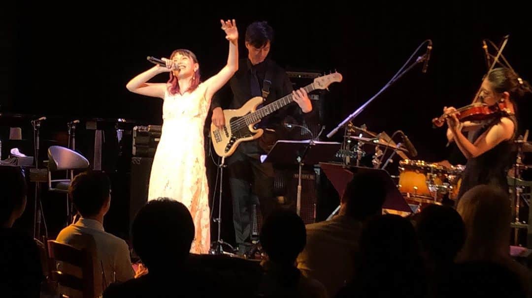 平野綾さんのインスタグラム写真 - (平野綾Instagram)「AYA HIRANO﻿ 1st Musical Concert 2019﻿ 〜Starry✴︎Night〜﻿ ﻿ ﻿ 全公演無事終了です‼︎✨﻿ ありがとうございました(´；ω；`)✨﻿ ﻿ 終わってからバタバタで写真やムービーの整理が全くできていません💦﻿ ダイジェスト版を作るのがどんどん先延ばしになっていく〜💦﻿ 日々の仕事に追われてる〜💦﻿ ﻿ ﻿ 名古屋公演は、歌っている時の表情が前と全然違う。﻿ スイッチが入りっぱなしで自分に戻ってくるのが大変でした。。。﻿ 写真にも写ってるけど、涙止まらなかった。﻿ ﻿ ﻿ ﻿ ﻿ #ayahirano1stmusicalconcert2019starrynight﻿ #bluenotenagoya #ブルーノート名古屋﻿ #musicalconcert #starrynight﻿ #ayahirano #平野綾」8月20日 19時34分 - a_ya.hirano