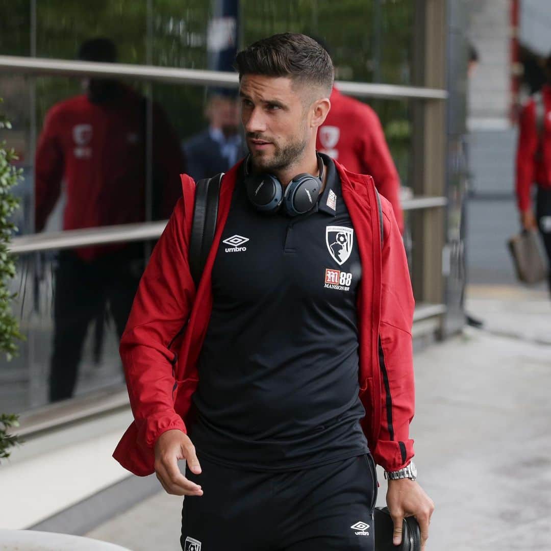 AFCボーンマスさんのインスタグラム写真 - (AFCボーンマスInstagram)「Happy birthday to our vice-captain, Andrew Surman 🥳🥳 Forever looking suave 🔥 #afcb 🍒」8月20日 19時36分 - afcb