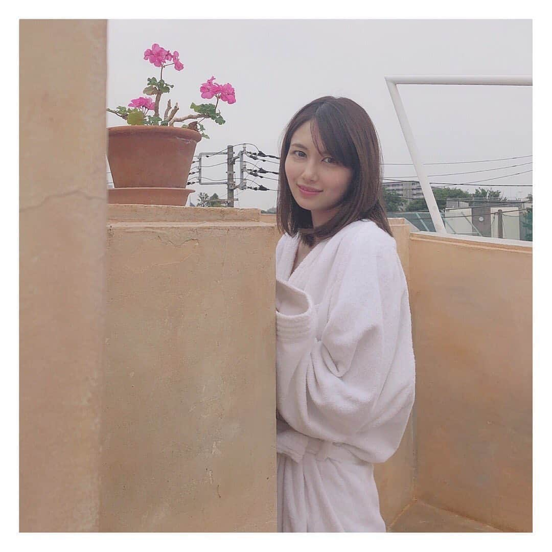 森杏奈さんのインスタグラム写真 - (森杏奈Instagram)「ㅤㅤㅤㅤㅤㅤㅤㅤㅤㅤㅤㅤㅤ ㅤㅤㅤㅤㅤㅤㅤㅤㅤㅤㅤㅤㅤ 🌷と🌳 ㅤㅤㅤㅤㅤㅤㅤㅤㅤㅤㅤㅤㅤ #バスローブ #bathrobe #花 #flower ㅤㅤㅤㅤㅤㅤㅤㅤㅤㅤㅤㅤㅤ」8月20日 20時06分 - _morianna