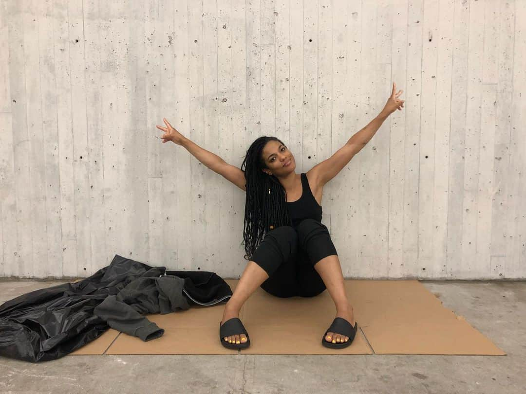 フリーマ・アジェマンさんのインスタグラム写真 - (フリーマ・アジェマンInstagram)「My first Sleep Out!☝️😄 And just like that it’s over.  For those of you who asked if I would document it, I honestly was in two minds. But eventually I decided to just be present. So now I’m gonna reflect on it with y’all... • • I slept out. Well to be more accurate, I ‘did-a-lot-of-thinking’ out. Didn’t much sleep. For a few reasons. It was supremely humid. There were Mosquitoes and I had no repellent on. The concrete was unforgiving. I slept out. And I cried. But not cos of the above conditions or the Sleep Out itself - after all it was legit only 1 night, we were safe, we had access to snacks and water - you’d have to be Dahl’s Veruca Salt incarnate to find any fault in that. Or you would need to have an impossibly over developed imagination to actually feel the reality of what this ongoing state of existence would be like, and I don’t possess one of those. No, to be that effected in this situation you’d need to have lived it, breathed it, ate it, slept it for more than just 1 night. More than just 1 night to gain any true insight. And that is what moved me to tears... tears of respect and admiration and awe in meeting and hearing and feeling the rawness of the kids and staff at Covenant House who know exactly what it is to live it, breathe it, eat it, sleep it. And that hit me harder than any concrete. Seeing these incredibly resilient and resourceful young people speak and laugh and cry and sing was heartbreaking and soul lifting. I feel like I just attended group therapy. This has been transformative. As the saying goes, empathy is what separates us from the animals, and I will add my own thought to that ~ experience is what separates us from ourselves. Thank you @covenant_house for all that you do to help others.🕊 (Pic cred : @kevinkingtattoo 🖤)」8月20日 20時12分 - freemaofficial