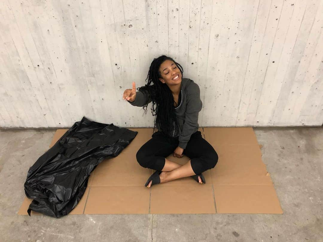 フリーマ・アジェマンさんのインスタグラム写真 - (フリーマ・アジェマンInstagram)「My first Sleep Out!☝️😄 And just like that it’s over.  For those of you who asked if I would document it, I honestly was in two minds. But eventually I decided to just be present. So now I’m gonna reflect on it with y’all... • • I slept out. Well to be more accurate, I ‘did-a-lot-of-thinking’ out. Didn’t much sleep. For a few reasons. It was supremely humid. There were Mosquitoes and I had no repellent on. The concrete was unforgiving. I slept out. And I cried. But not cos of the above conditions or the Sleep Out itself - after all it was legit only 1 night, we were safe, we had access to snacks and water - you’d have to be Dahl’s Veruca Salt incarnate to find any fault in that. Or you would need to have an impossibly over developed imagination to actually feel the reality of what this ongoing state of existence would be like, and I don’t possess one of those. No, to be that effected in this situation you’d need to have lived it, breathed it, ate it, slept it for more than just 1 night. More than just 1 night to gain any true insight. And that is what moved me to tears... tears of respect and admiration and awe in meeting and hearing and feeling the rawness of the kids and staff at Covenant House who know exactly what it is to live it, breathe it, eat it, sleep it. And that hit me harder than any concrete. Seeing these incredibly resilient and resourceful young people speak and laugh and cry and sing was heartbreaking and soul lifting. I feel like I just attended group therapy. This has been transformative. As the saying goes, empathy is what separates us from the animals, and I will add my own thought to that ~ experience is what separates us from ourselves. Thank you @covenant_house for all that you do to help others.🕊 (Pic cred : @kevinkingtattoo 🖤)」8月20日 20時12分 - freemaofficial