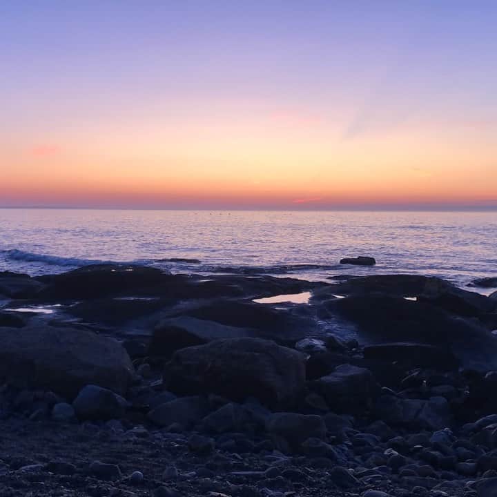 マリッサ・キャステリのインスタグラム：「Birthday Sunrise 🌅」