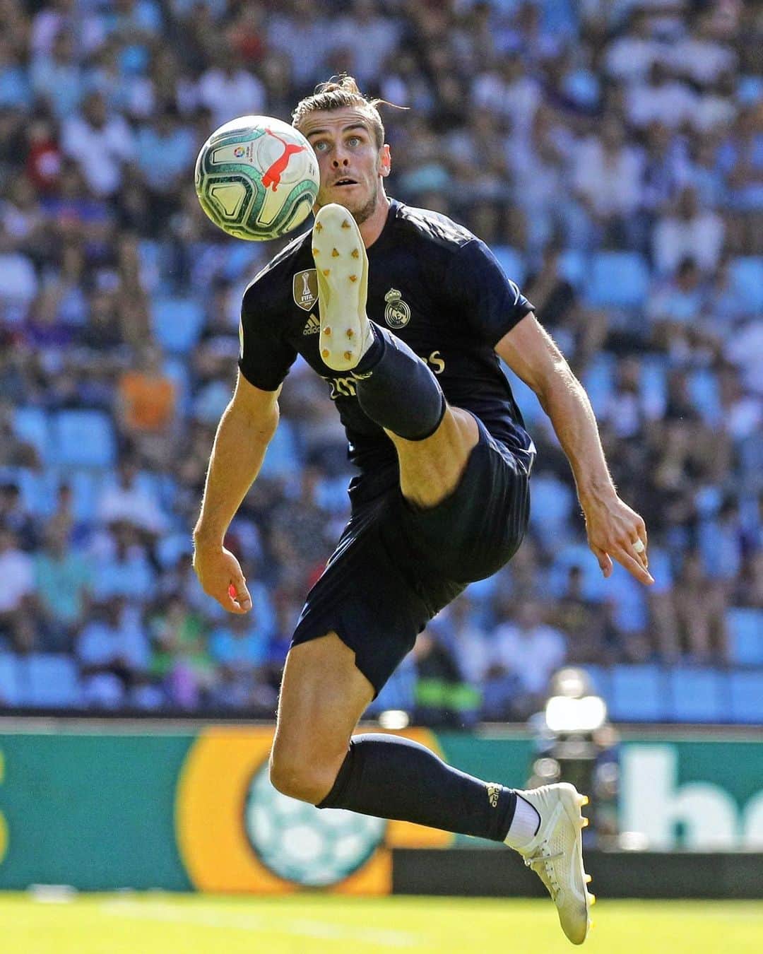 LFPさんのインスタグラム写真 - (LFPInstagram)「BIG BALE! 👀🚀 • #Bale #RealMadrid #LaLigaSantander #LaLiga #Football」8月20日 20時21分 - laliga