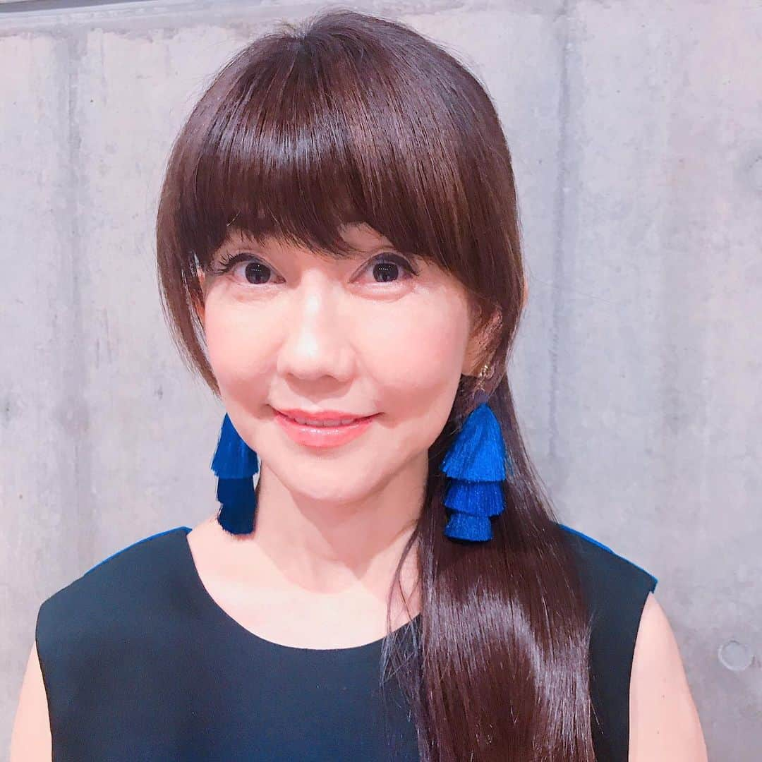 松本伊代さんのインスタグラム写真 - (松本伊代Instagram)「8/22(木) 20:00〜「UTAGE!令和の夏!挑戦の夏!3時間SP!」に出演してます🎶 今回も色々と頑張りましたよ〜💪 コラボは、松本明子ちゃん、森口博子ちゃん、MAXの皆さん、峯岸みなみちゃんと◯◯に挑戦しました〜❣️ 是非、観て下さいねっ📺👀 #UTAGE #コラボ #松本明子 #森口博子 #MAX #峯岸みなみ #髪長っ #ロング付け毛にも挑戦ーなんでだろーなんでだろーなんでだなんでだろー #FLICKA #PRADA」8月20日 20時22分 - iyo14_official