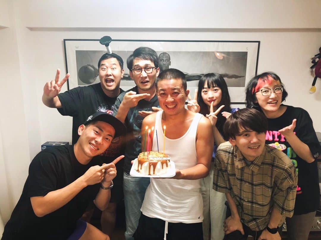 小川暖奈のインスタグラム：「先日、大好きな松尾さんのお誕生日会でした！毎年お祝いできて嬉しいです！ おめでＴございますーー！！！㊗️ #松尾さんと私は顔が似ている」