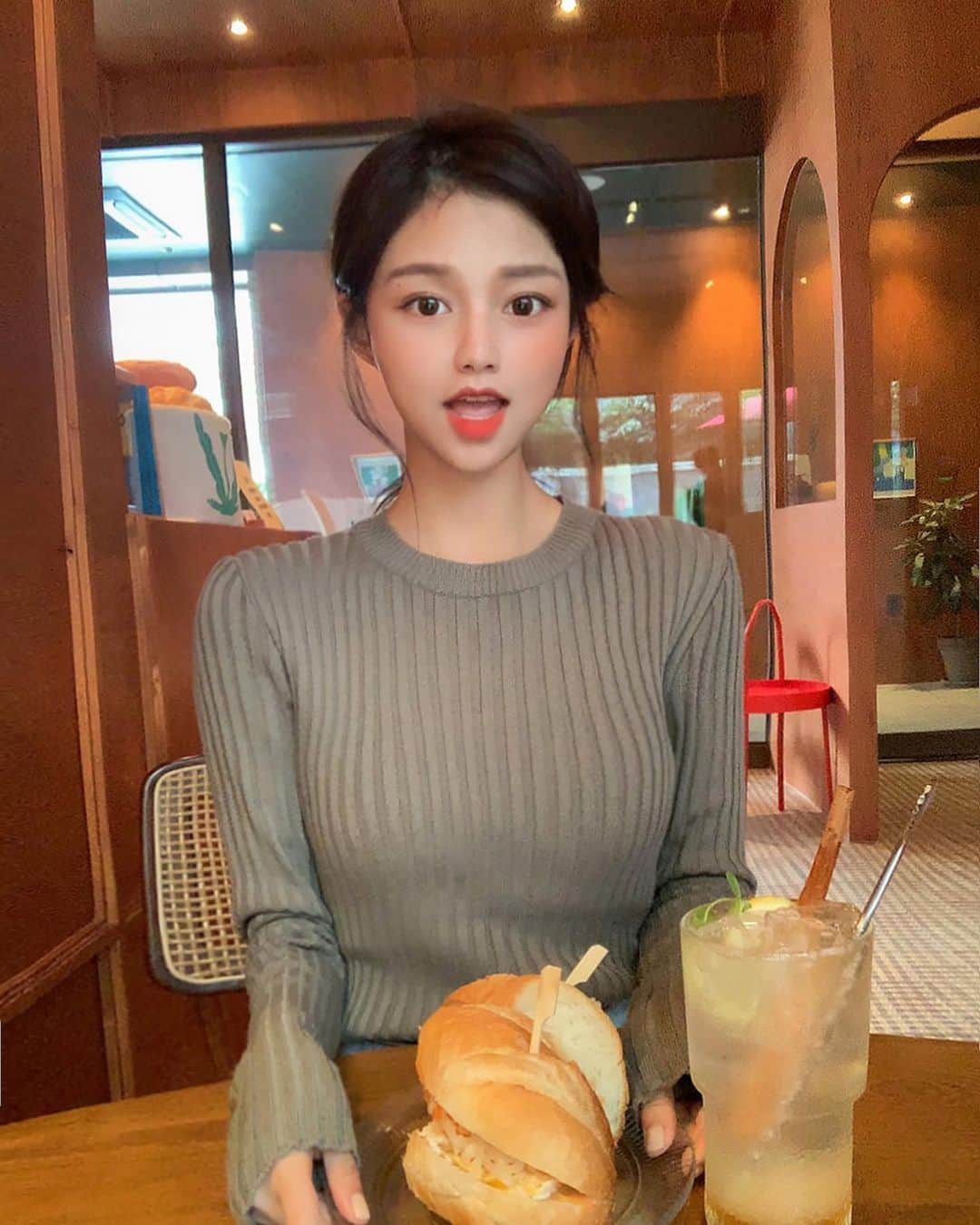 Chuuのインスタグラム：「부산카페 넘흐 이뻐💕 #chuuseoul」