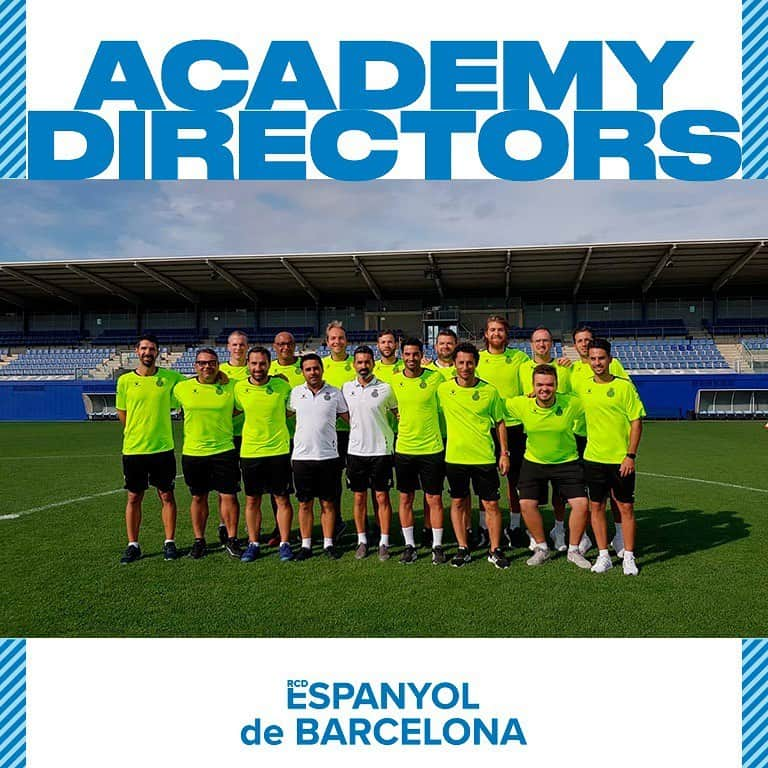 RCDエスパニョールさんのインスタグラム写真 - (RCDエスパニョールInstagram)「Setmana de formació a la CE Dani Jarque per als directors de les nostres academies internacionals. Benvinguts! 😃👋⚽ - Semana de formación en la CE Dani Jarque para los directores de nuestras academias internacionales. ¡Bienvenidos! 😃👋⚽ - Training week for our international academy directors at the CE Dani Jarque. Welcome! 😃👋⚽ - 本周，西班牙人国际足球学院的负责人们来到达尼·哈尔克体育城进行为期一周的学习体验！ 欢迎！😃👋⚽ - #RCDE | #Volem | #EspanyoldeBarcelona」8月20日 20時44分 - rcdespanyol