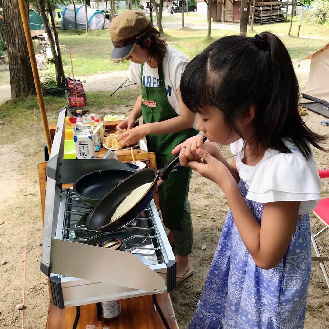 CAMP_HACKさんのインスタグラム写真 - (CAMP_HACKInstagram)「お子さんが夏休み中の全国の親御さん、お疲れさまです！　自由研究など宿題は終わりましたか？　まだなら駆け込みで、アウトドアクッキングはいかがでしょう。おいしく楽しく課題が進むかも？ . . from CAMP HACK . CAMP HACKであなたのキャンプライフを取材します！ 『#camphack取材』を付けて投稿！ . Photo by @yuko.5151 さん . #camp #camping #camphack #outdoorlife #outdoor #trip #travel #japan #followme #weekend #travelling #outdoorgirl #family #familytrip #キャンプ #アウトドア #キャンプ道具 #キャンプ初心者 #家族 #外遊び #自然 #キャンプ場 #お出かけ #アウトドアクッキング」8月20日 20時58分 - camp_hack