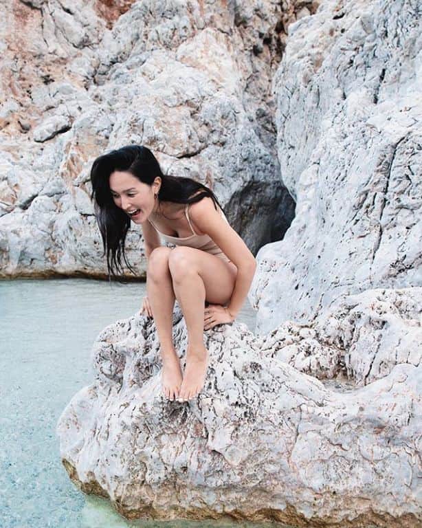 エレスさんのインスタグラム写真 - (エレスInstagram)「Jump with style, like @nicolewarne during her vacation in Seitan Limani, Greece.  #summertime #swimsuit #aswimsuitstory #travelinstyle #greece #eresparis」8月20日 20時59分 - eres