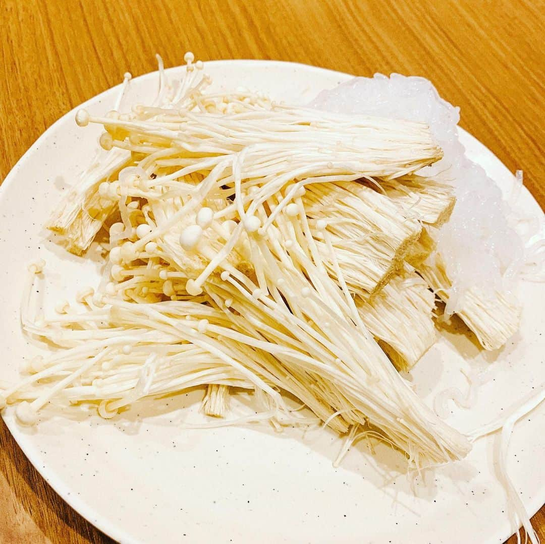 HIROさんのインスタグラム写真 - (HIROInstagram)「東京ディナー(*´∀`)♪ 久しぶりの食べ放題(๑˃̵ᴗ˂̵) 東京は太る（笑） #品川 #東京 #しゃぶしゃぶ #ディナー #肉」8月20日 20時54分 - hiro19770420