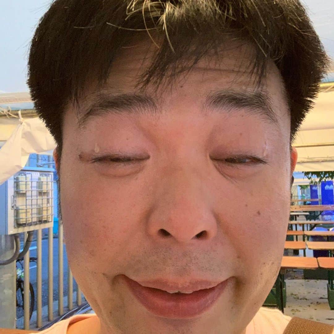 西川晃啓のインスタグラム：「気絶地獄辛  ほんまに辛すぎて気絶  #あるある探検隊#レギュラー#気絶#気絶の日々#ギャグ#大久保公園#激辛グルメ祭り#新宿#辛麺#一輪#とんでもねぇ#口#痛い#汗#止まらない#食べたい#でも#無理#」