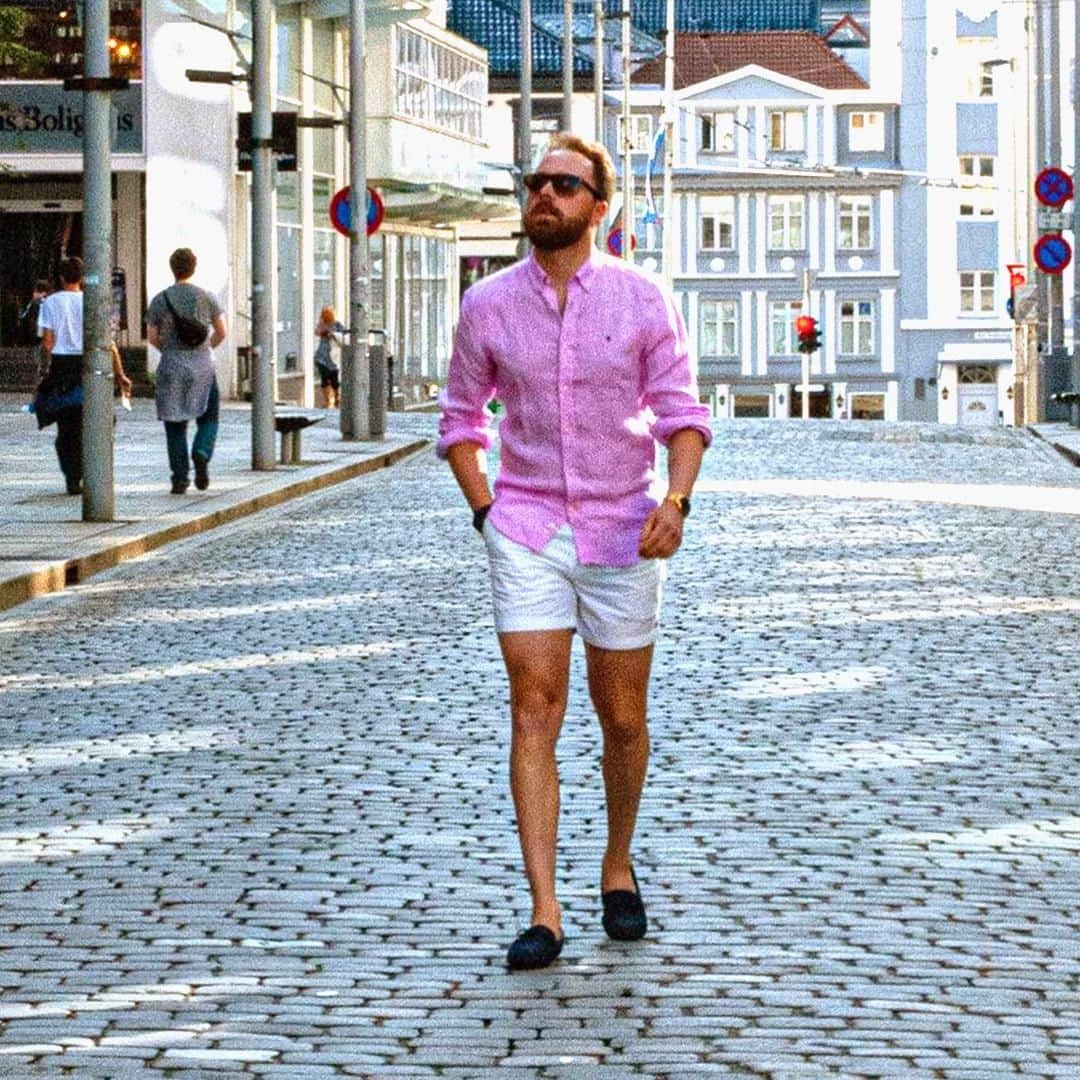 スイムズのインスタグラム：「Where have you worn your SWIMS this summer? ⠀ #tuesdayshoesday #mensstyle #menswear #shoesstyle⠀ 📷: @hanshbergen」