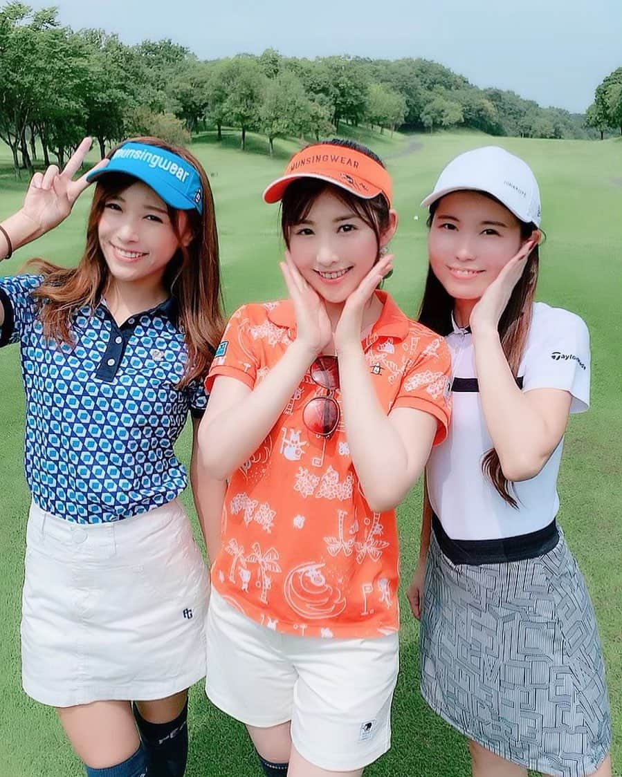 千代田唯さんのインスタグラム写真 - (千代田唯Instagram)「みんなとゴルフ行ってきました⛳️🌸 特大のアブに刺されてびっくり！！な千代田でしたが、、、寝たら治ってた🐰 はぁ良かった♡ 虫除けもこの時期は必須ですね😉 #ゴルフ #ゴルフ女子 #ゴルフ大好き #ゴルフウェア #ゴルフコーデ #マンシングウェア  #タロアウトコラボ #ゴルフファッション #ゴルファー #おおむらさきゴルフ倶楽部  #golfer  #golfwear  #golffashion  #munsingwear  #tarout #instagolf #golf #golfstagram  #골프 #골프웨어 #高尔夫服装 #高尔夫球」8月20日 21時11分 - chiyodayui0920