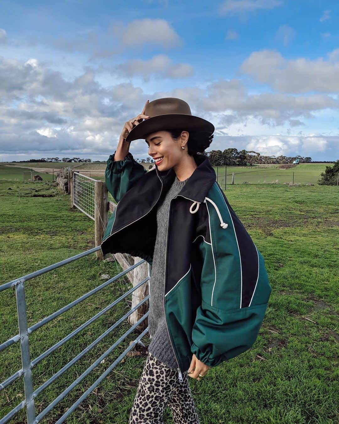 大屋夏南さんのインスタグラム写真 - (大屋夏南Instagram)「First time in Melbourne with @helen_kaminski 👒 正解はオーストラリアでした🇦🇺ヘレンカミンスキーのツアーでメルボルンに来たよ❣️みんなインスタのコメント見たりYouTube見てくれたりで今回正解率が高かった😳 ・ ・ #HelenKaminski #kaminskicollective #woolmark #メルボルン #Melbourne」8月20日 21時13分 - __kana_oya__