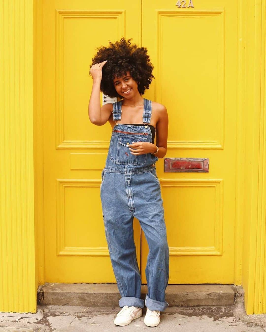のインスタグラム：「How gorgeous does @niathelight look in our Vegan Mark Cox trainer in off white/blossom #golagoesvegan #vegantrademark #vegan #veganfashion」
