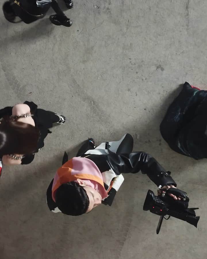 のインスタグラム：「Coming soon: #Tempest . Introducing the #BurberryAutumnWinter19 collection, an exploration of expression and personal style . A youthful and rebellious aesthetic, captured by @Nick_Knight .  #BurberryGeneration」