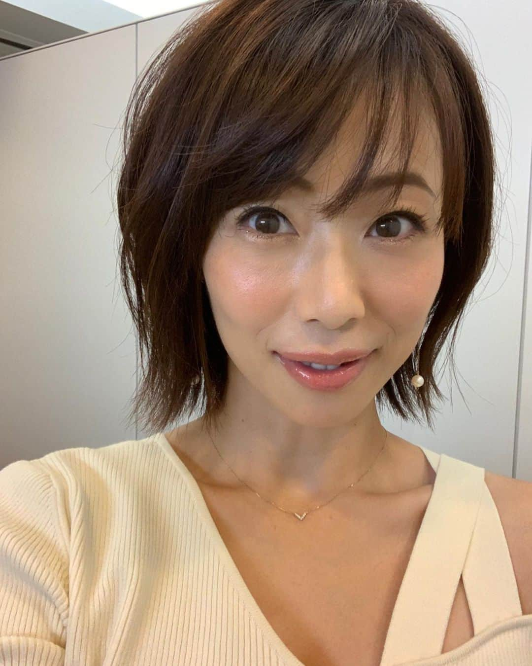 井上和香さんのインスタグラム写真 - (井上和香Instagram)「. 今日の衣裳✨✨ . トップス スタイリスト私物 スカート @adelly.tokyo アクセサリー @ete_official シューズ @dianashoespress . #5時に夢中 #お風呂に入ってもう寝よう」8月20日 21時27分 - inoue_waka