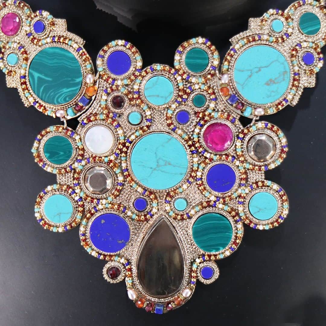 サテリットさんのインスタグラム写真 - (サテリットInstagram)「Zoom sur le collier Claudia, allure sophistiquée un brin bohème. ⠀⠀⠀⠀⠀⠀⠀⠀⠀ ⠀⠀⠀⠀⠀⠀⠀⠀⠀ #satelliteparis #bijoux #jewelry #collier#necklace #oneofakindjewelry #jewelrylovers #artisanjewelry #uniquejewelry #jewelryoftheday #jewelryofinstagram」8月20日 21時31分 - satelliteparis