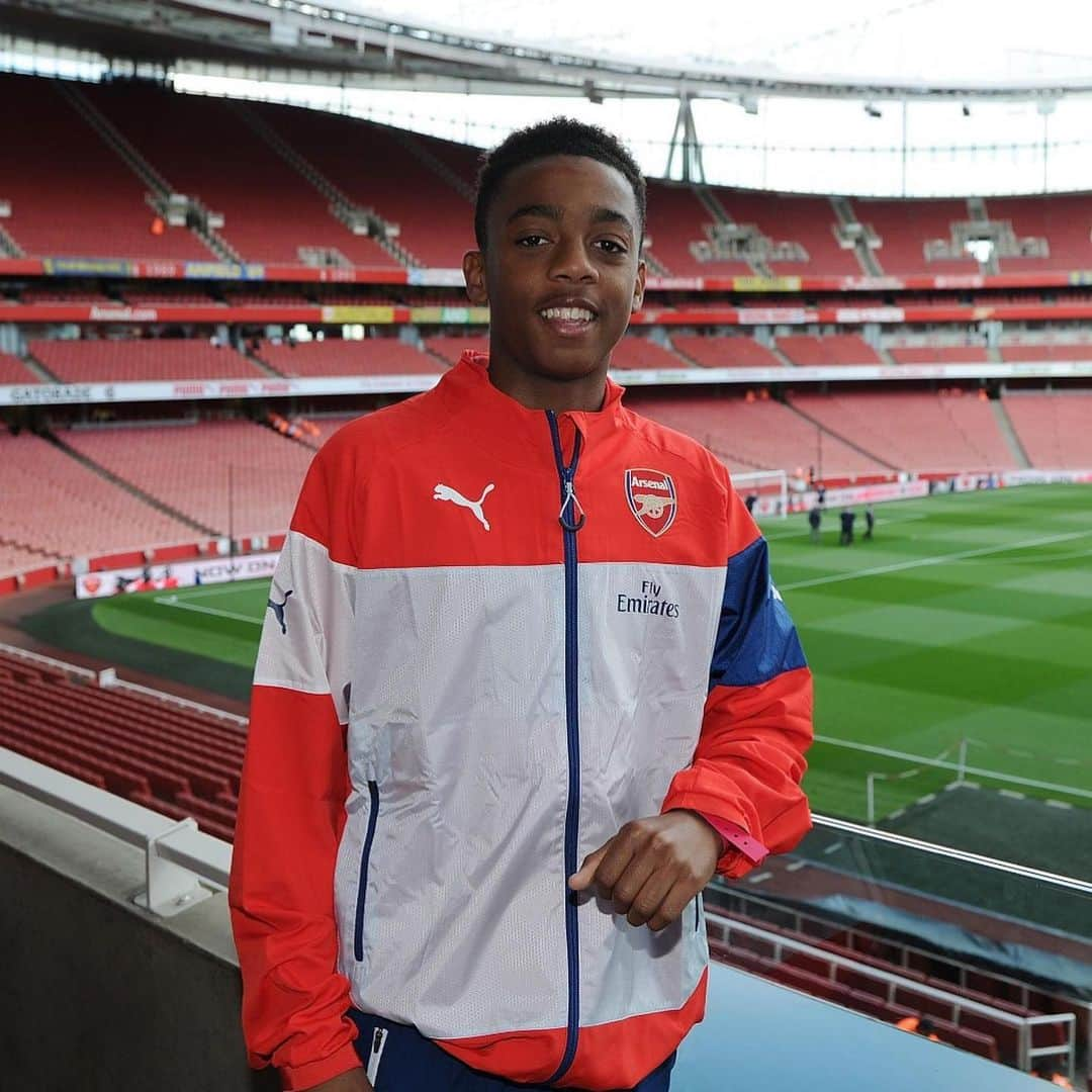 アーセナルFCさんのインスタグラム写真 - (アーセナルFCInstagram)「🗓 August 2015: Visits Emirates Stadium as a first-year scholar ... 🗓 August 2019: Starts in the Premier League at the Emirates  #Willock #Arsenal」8月20日 21時39分 - arsenal