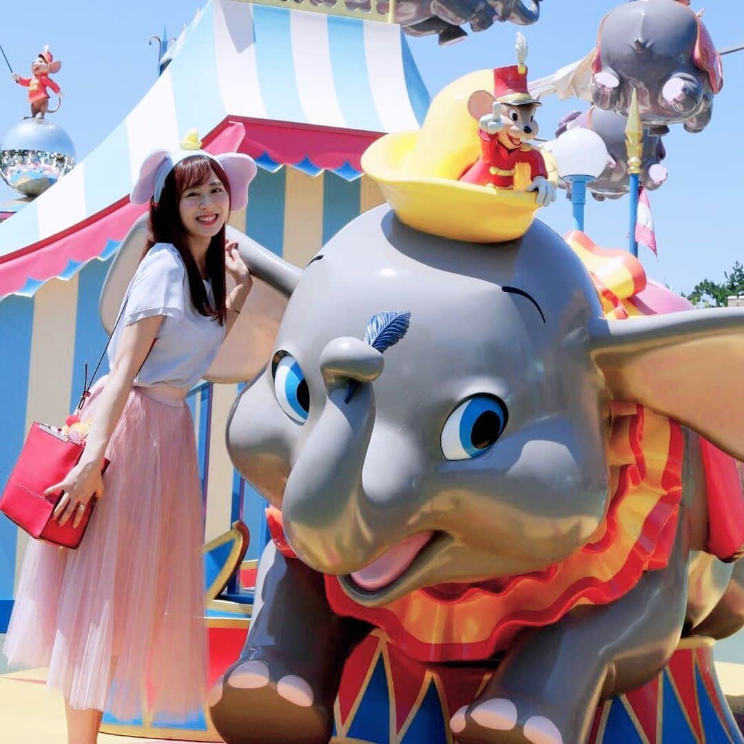 坂口理子さんのインスタグラム写真 坂口理子instagram 18年ぶりのミートミッキー ニューフェイスのミッキーに会ってきました そしてsnsで大人気の有名なキャストさん 大倉さんにお会いしました 4枚目 面白くて元気をいただきました 写真さらに高画質